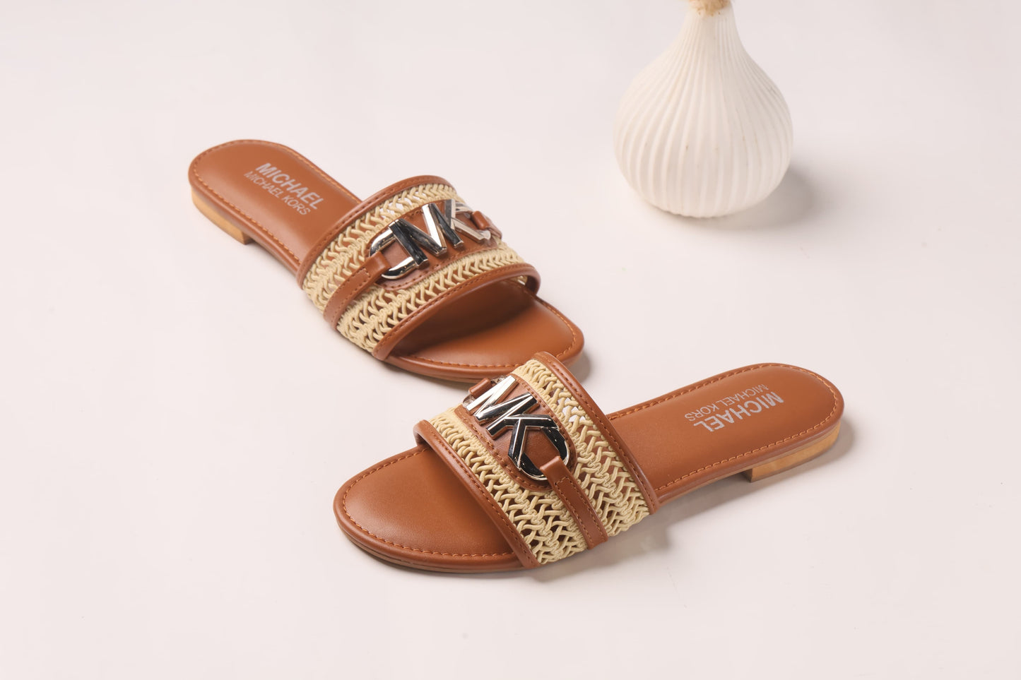 MK Casual Flat