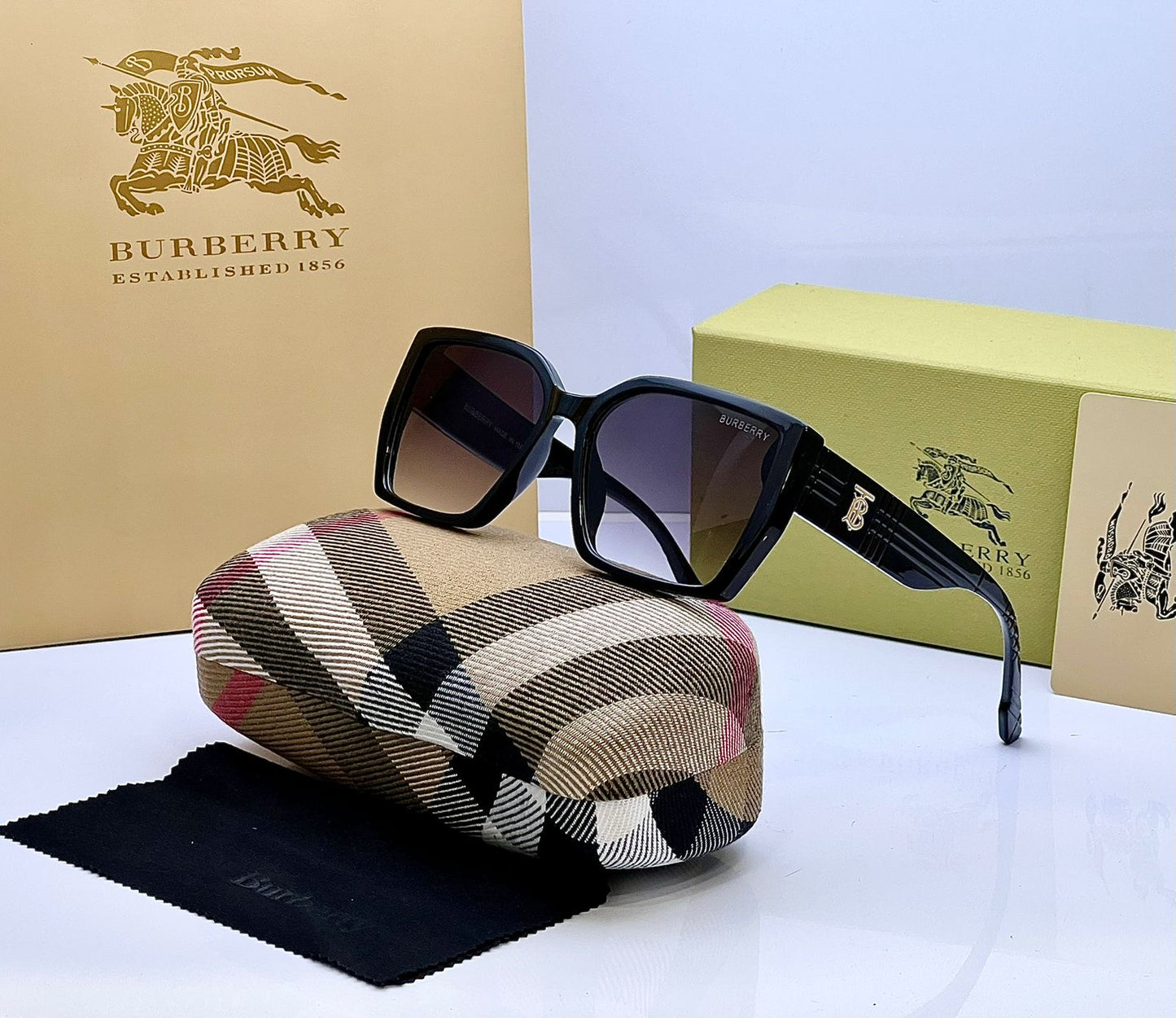 Burberry sunglasses with Brand Box