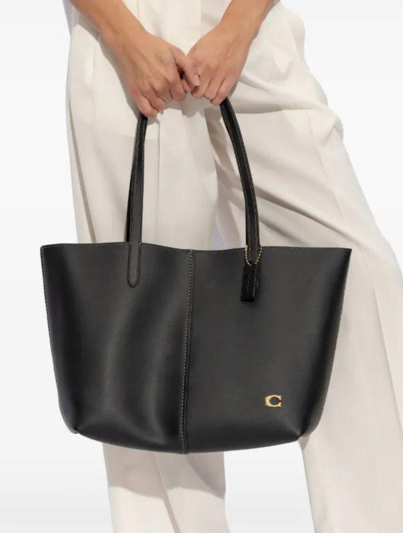 COACH North 32 with Brand Box - Same as Original