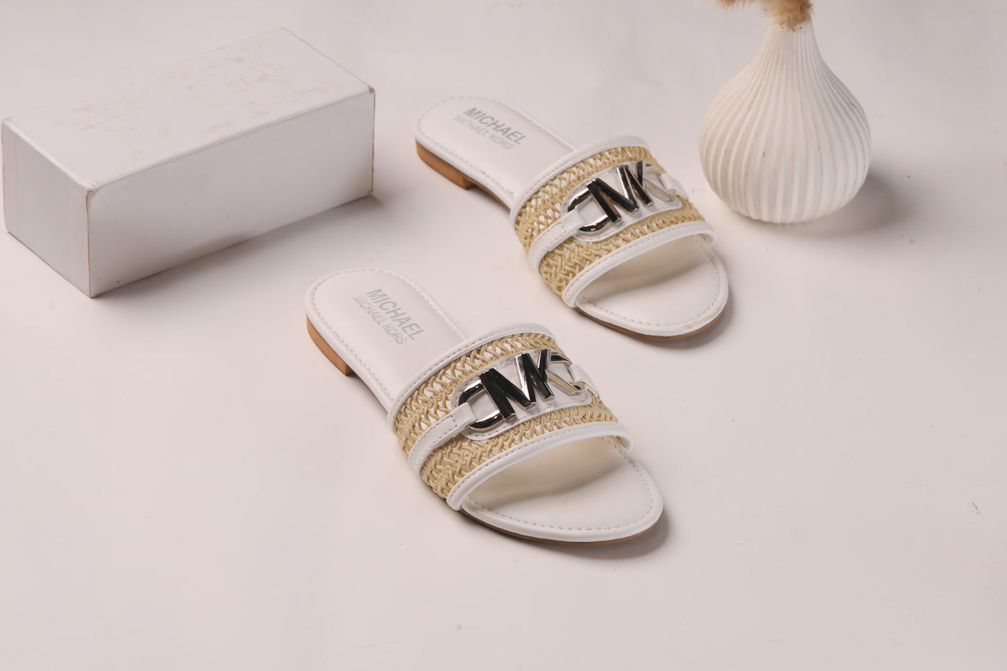 MK Casual Flat