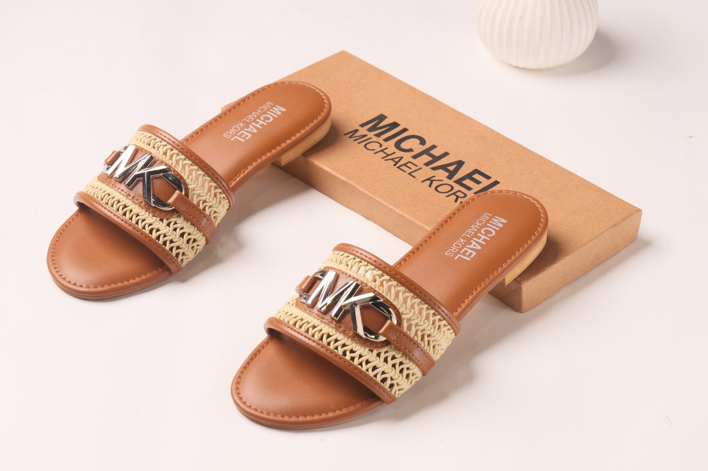MK Casual Flat