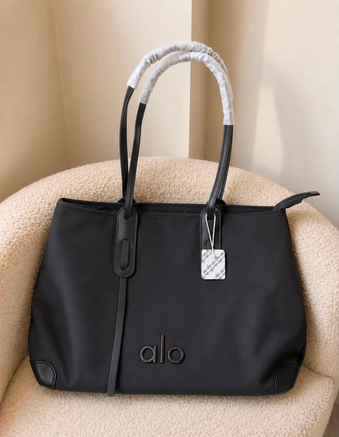 Alo Yoga Tote