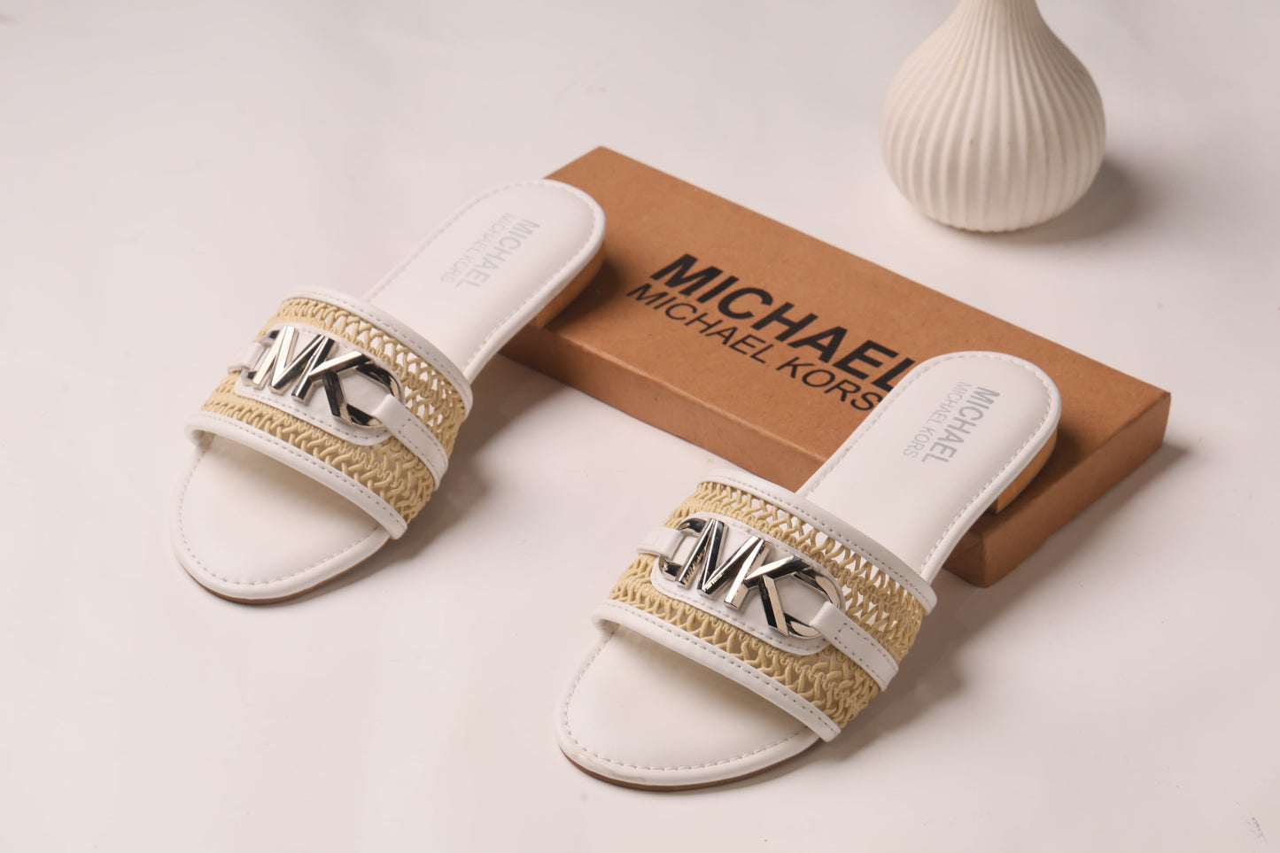 MK Casual Flat