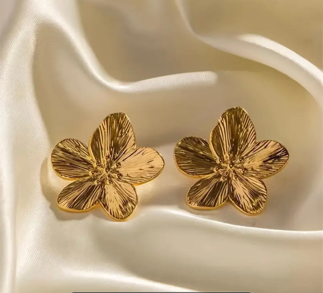 Floral earrings