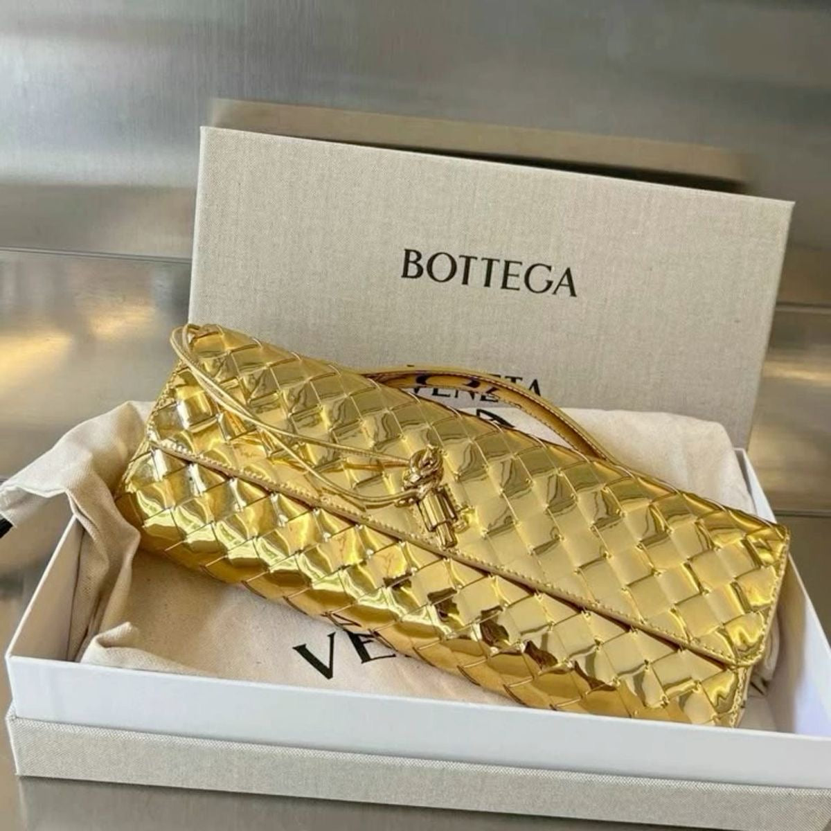 Bottega Veneta Andiamo Clutch